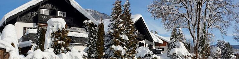 Hotel Edelweiß in Garmisch-Partenkirchen - Schneebedecktes Hotel 